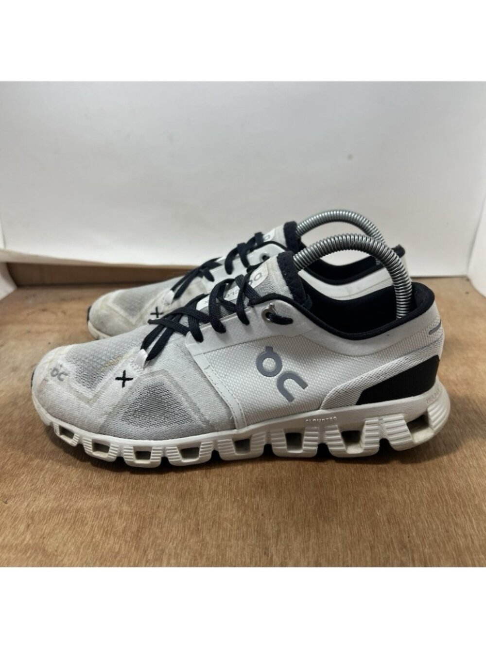 On Cloud Cloud X 3 White/Black Running Comfort Shoes Women's Size 8 60.98697 - Picture 3 of 9